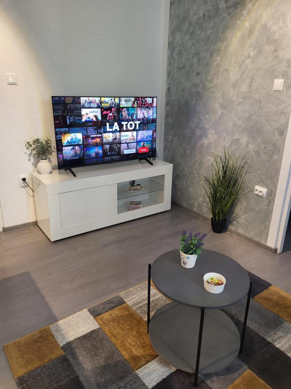 Mona Central Apartment Хунедоара Экстерьер фото